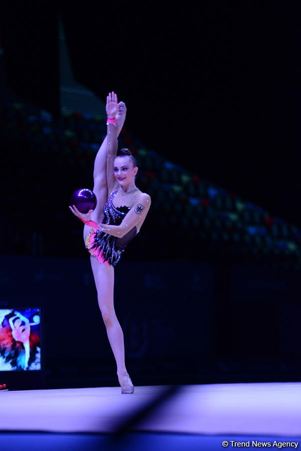 В Баку стартовал международный юношеский турнир по художественной гимнастике (ФОТО)