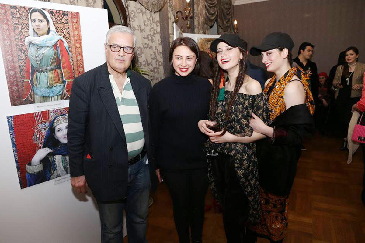 Женская мода и неоклассическая любовь азербайджанцев покорила Тбилиси (ФОТО)