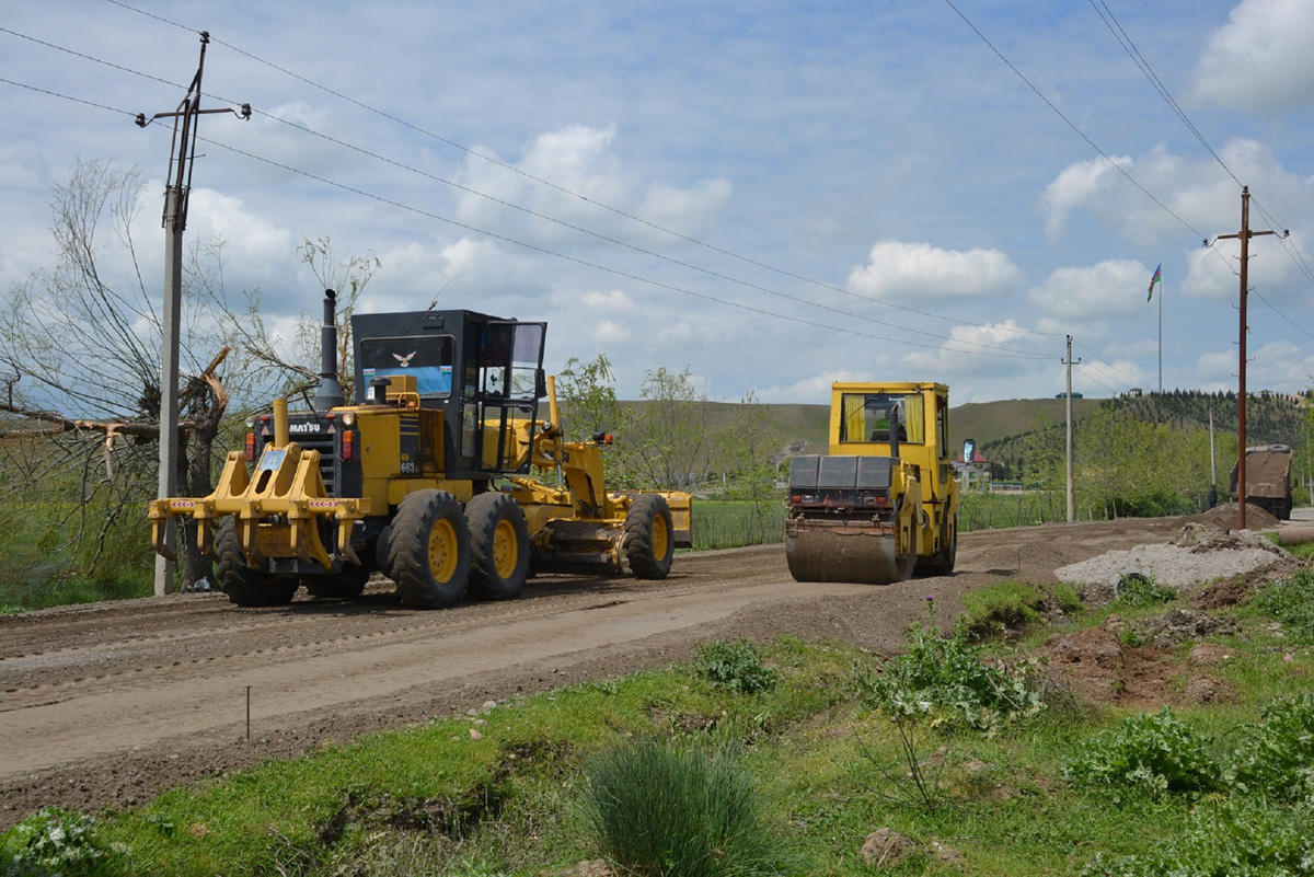 В Азербайджане реконструируются дороги, соединяющие прифронтовые села (ФОТО/ВИДЕО)