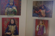 Женская мода и неоклассическая любовь азербайджанцев покорила Тбилиси (ФОТО)