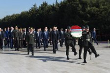 Президент Ильхам Алиев посетил мавзолей Мустафы Кемаля Ататюрка в Анкаре (ФОТО)