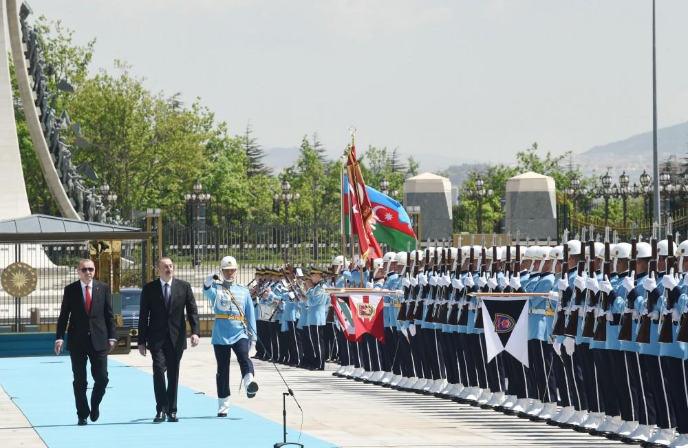 В Анкаре состоялась церемония официальной встречи Президента Ильхама Алиева (ФОТО)