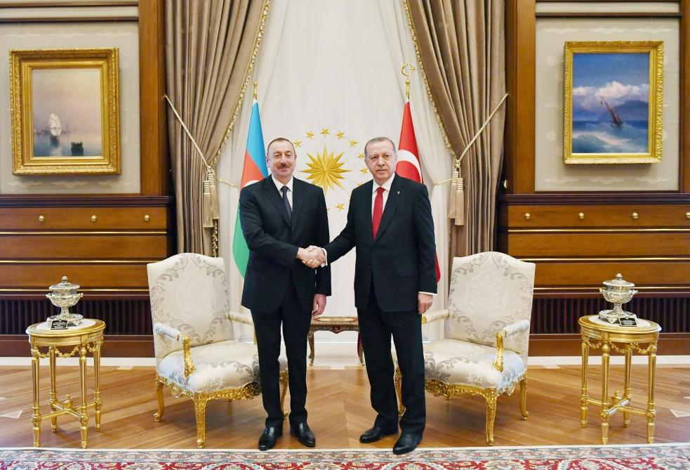Состоялась встреча один на один президентов Азербайджана и Турции (ФОТО)