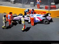 Во время свободной сессии в классе FIA Formula-2 в Баку произошла авария (ФОТО)
