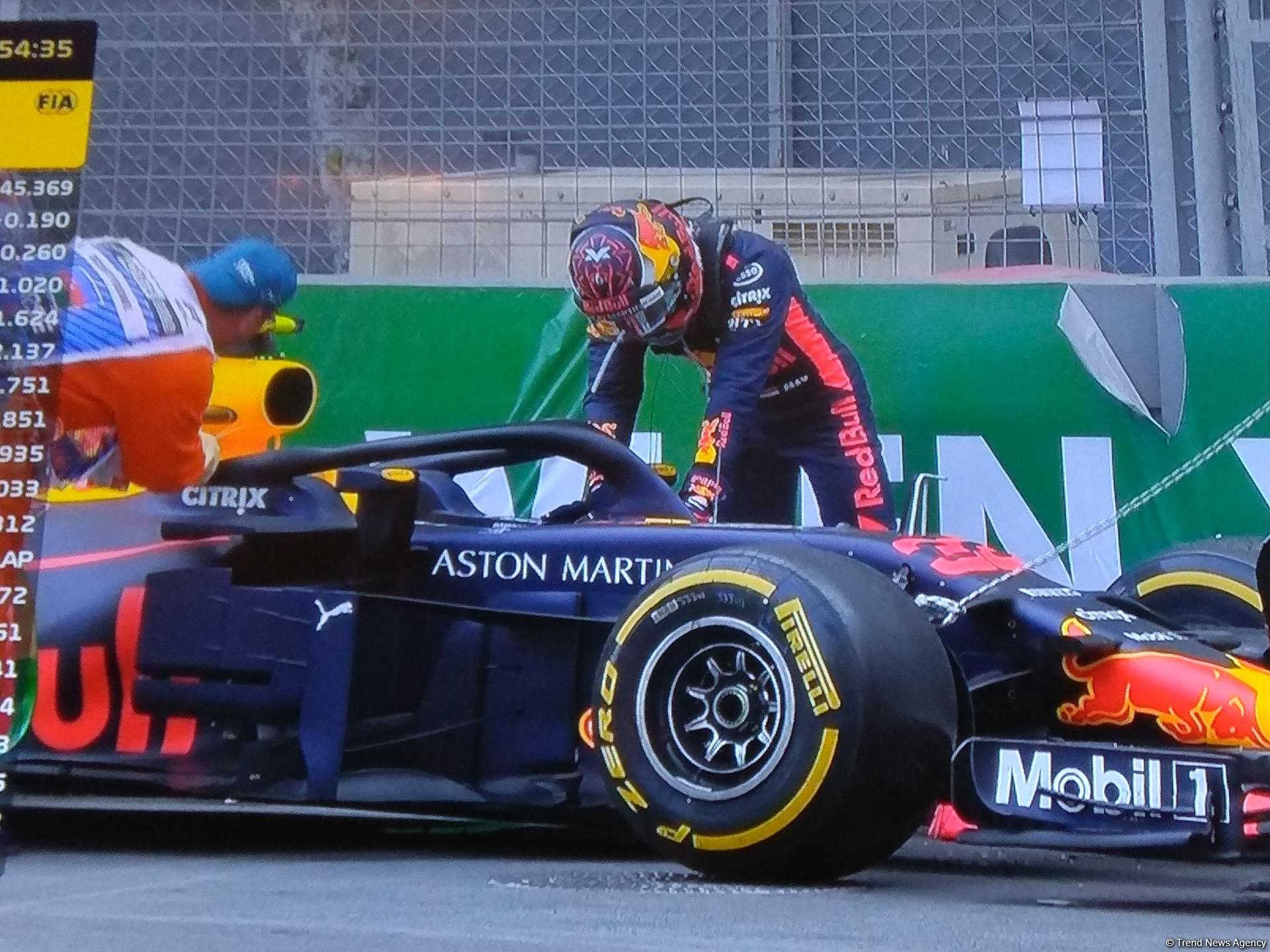 Red Bull Racing pilot crashes into wall during practice session in Baku (PHOTO)