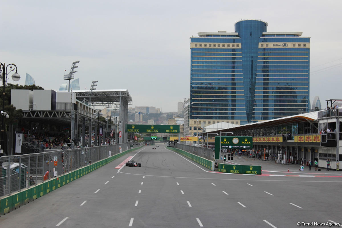 F1 final practice session ends in Baku (PHOTO)