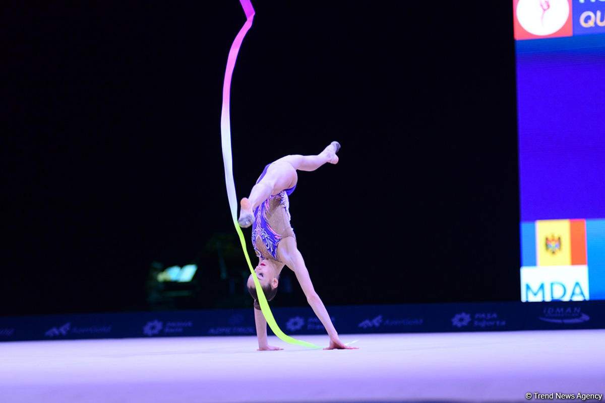 В Баку стартовал II день соревнований Кубка мира по художественной гимнастике (ФОТО)