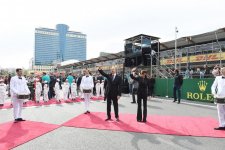 Президент Ильхам Алиев и его супруга Мехрибан Алиева наблюдали за основной гонкой Гран-при Азербайджана Формулы 1 (ФОТО)