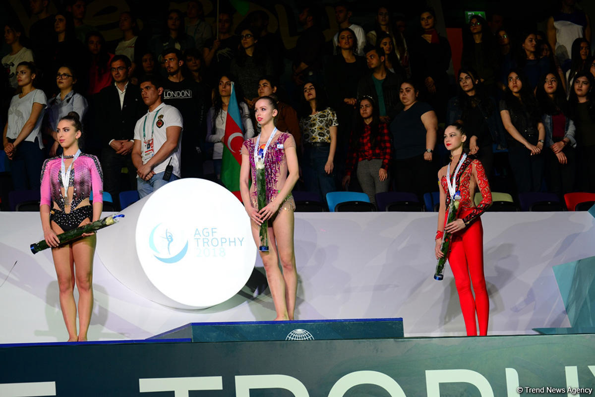 Bakıda bədii gimnastika üzrə Dünya Kubokunda qaliblər mükafatlandırılıb (FOTO)