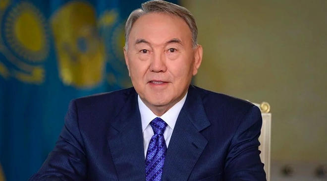Nursultan Nazarbayev casts his vote in referendum in Kazakhstan