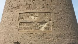 Yazılı sevgi etiraflarının "hücum"una məruz qalan kiçik Mərdəkan qalası (FOTO)