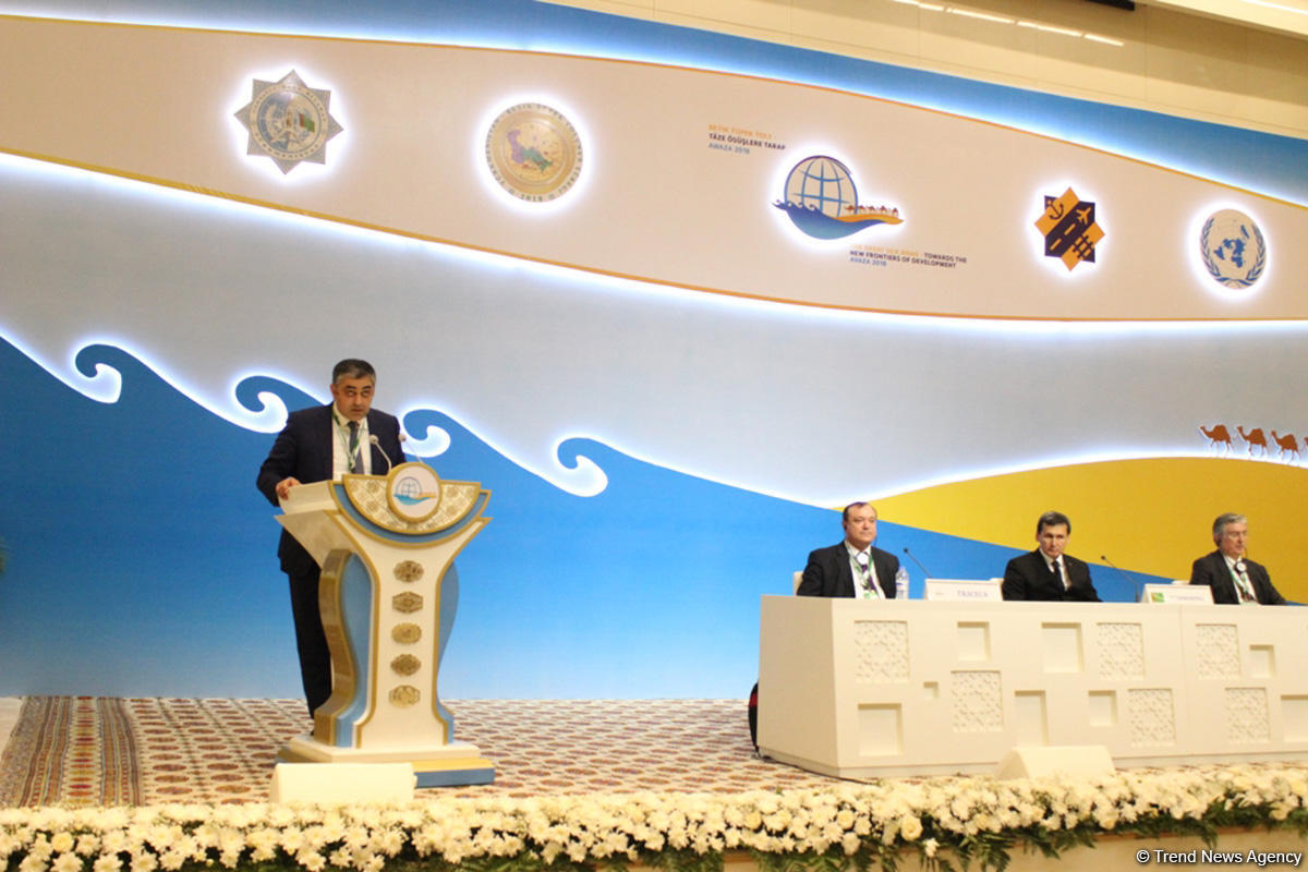 Гурбангулы Бердымухамедов: Порт Туркменбаши открывает новые возможности странам региона, не имеющим выхода к морю (ФОТО)