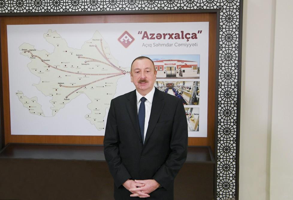 Президент Ильхам Алиев: До 2020 года начнут функционировать 30 ковровых фабрик, созданы тысячи рабочих мест