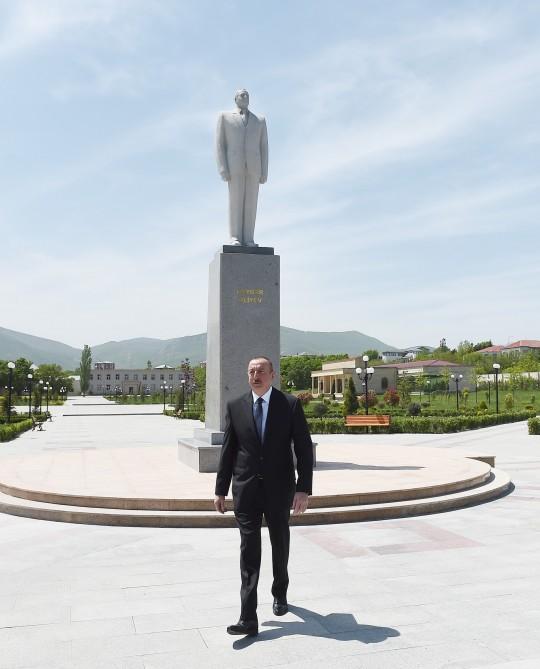 Prezident İlham Əliyev Xızı rayonuna səfərə gəlib (FOTO)