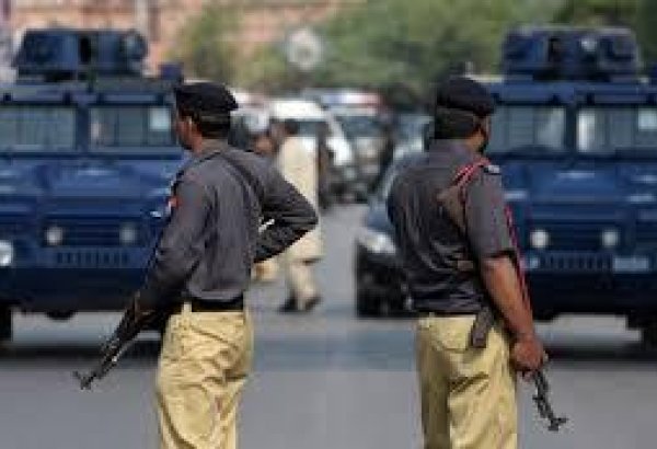 Трое полицейских погибли при нападении экстремистов на северо-западе Пакистана