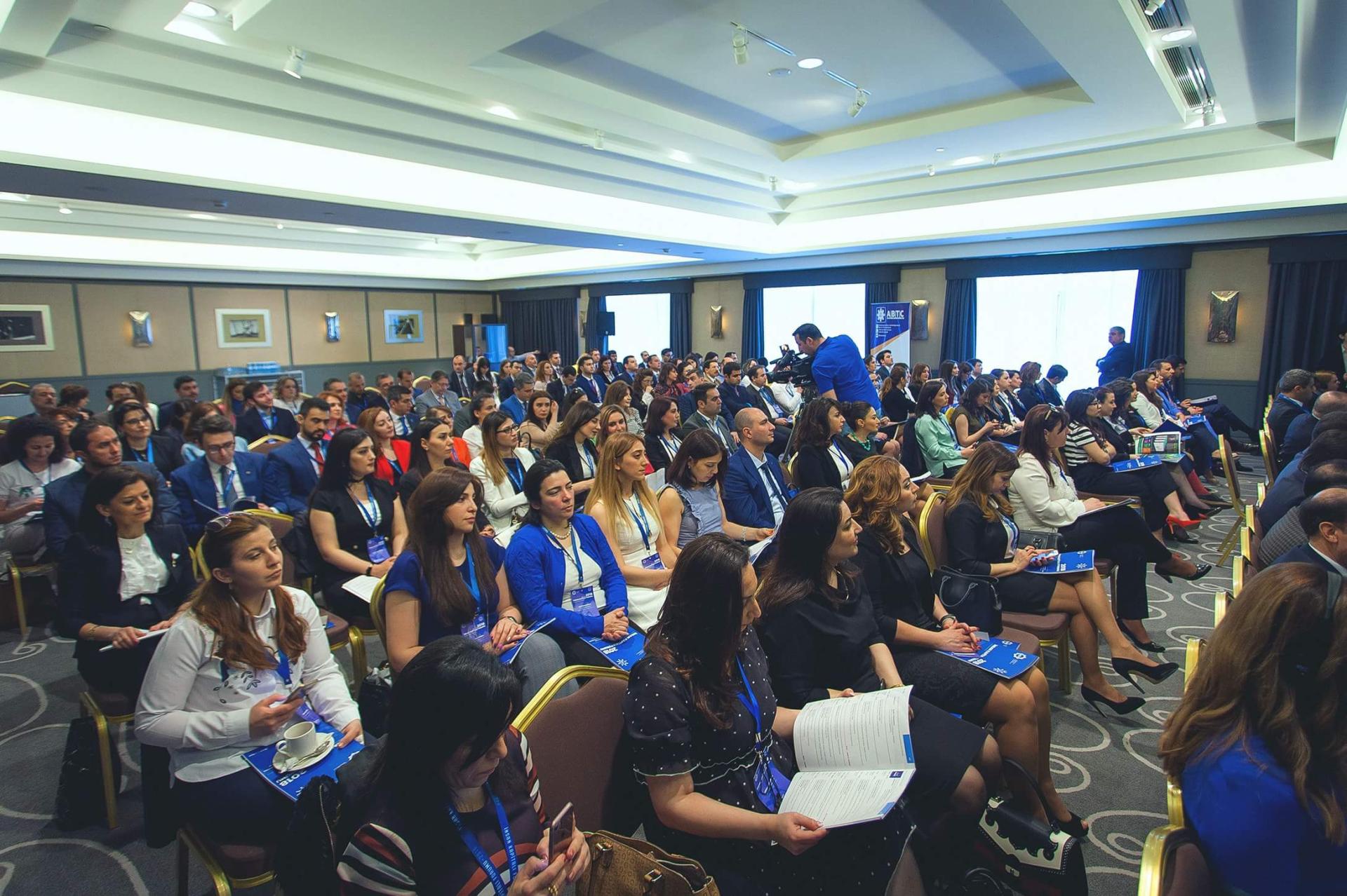 Azərbaycan Beynəlxalq Bankının dəstəyi ilə “İnsan Kapitalı Forumu-2018” keçirilib (FOTO)