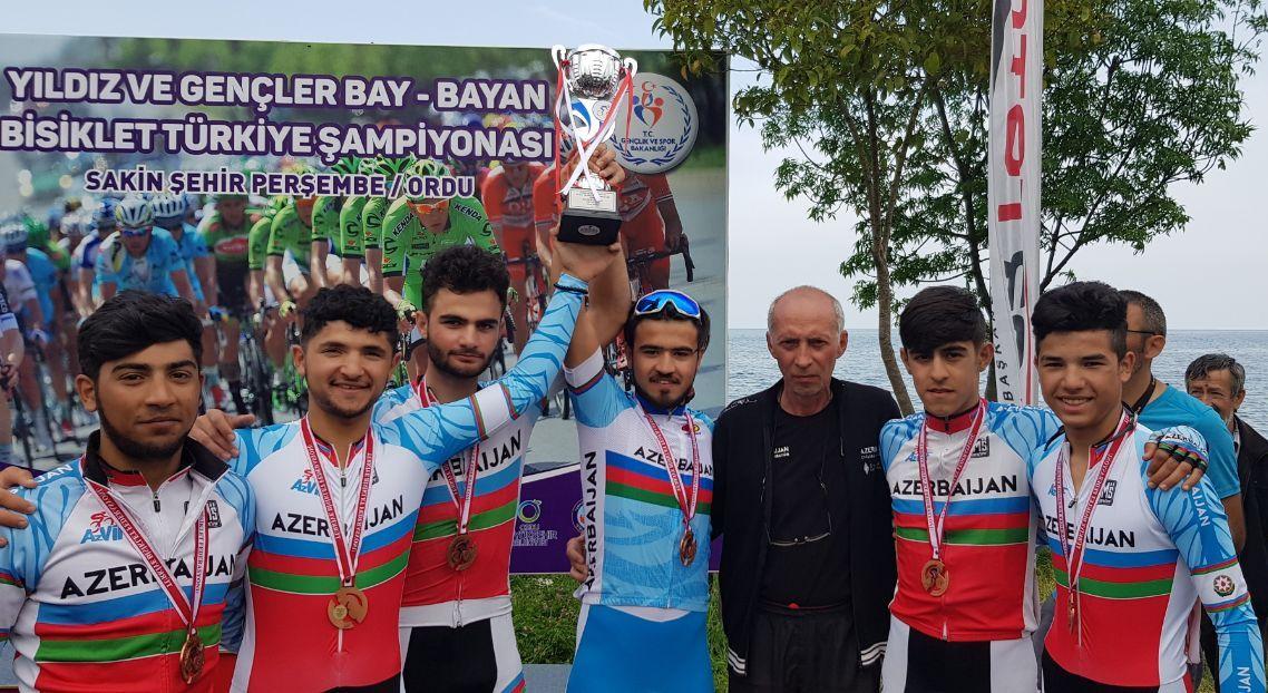 Azərbaycan velosipedçisi Türkiyədə çempion oldu (FOTO)