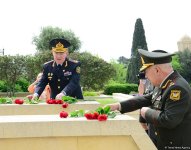 Azərbaycan ictimaiyyəti 9 May - faşizm üzərində Qələbənin 73-cü ildönümünü qeyd edir (FOTO)