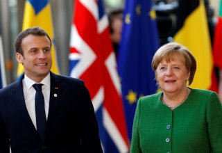 Меркель и Макрон подписали новое соглашение об углублении сотрудничества ФРГ и Франции