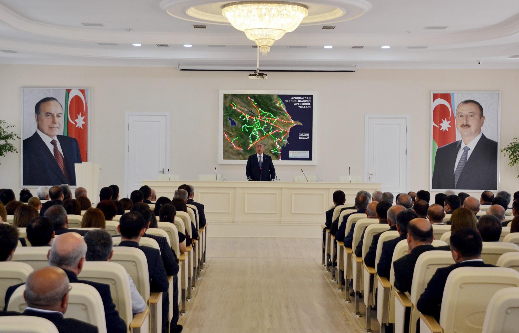 Avtomobil Yolları Dövlət Agentliyində ümummilli lider Heydər Əliyevin 95 illiyi qeyd edilib (FOTO)