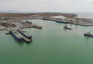 Китай планирует поставлять грузы в нидерландский порт транзитом через Азербайджан