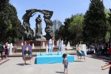 Праздник книги в Баку с участием звезд (ФОТО)