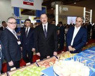 Президент Ильхам Алиев ознакомился с XXIV Азербайджанской международной продовольственной выставкой (ФОТО)