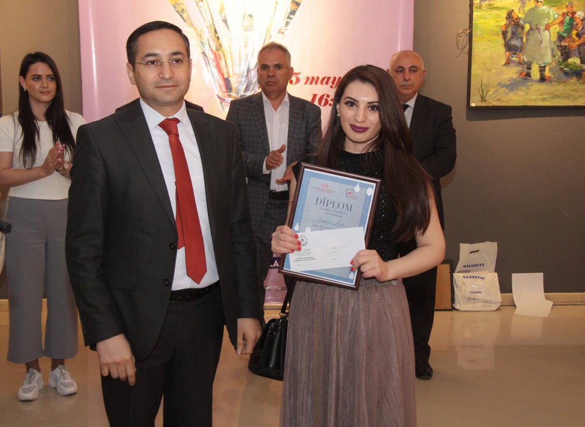 В Баку назвали имена талантливых молодых художников (ФОТО)