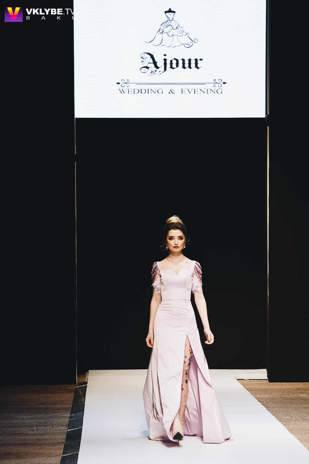 Обзор коллекций первого дня Azerbaijan Fashion Week (ФОТО)