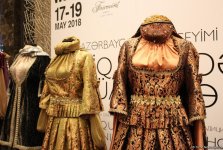 "От древности к современности": Fashion-выставка в Баку  (ФОТО)