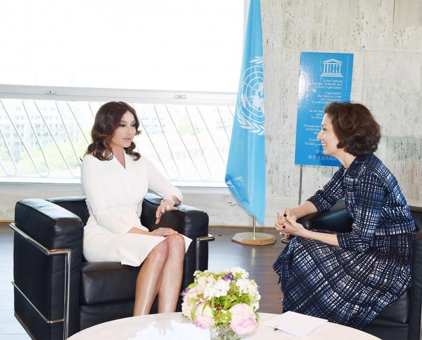 Azərbaycanın Birinci vitse-prezidenti Mehriban Əliyeva Parisdə UNESCO-nun baş direktoru ilə görüşüb (FOTO)