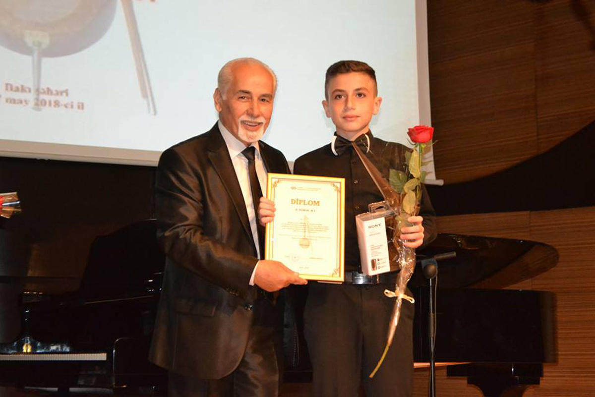 В Азербайджане определены лучшие исполнители на кяманче (ФОТО)