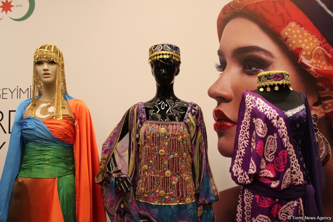 "От древности к современности": Fashion-выставка в Баку  (ФОТО)