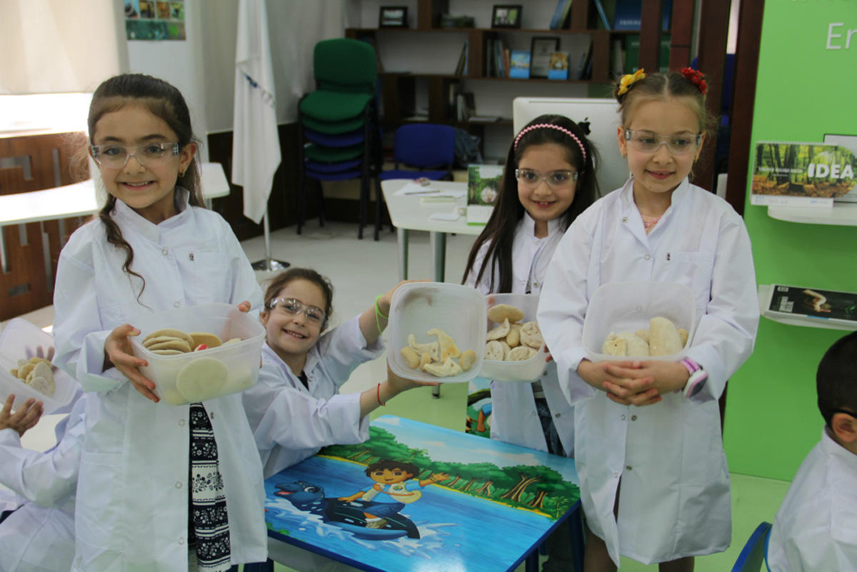 “Uşaqlar üçün ekoloji laboratoriya” layihəsi çərçivəsində paleontologiya mövzusunda təlim keçirilib (FOTO)