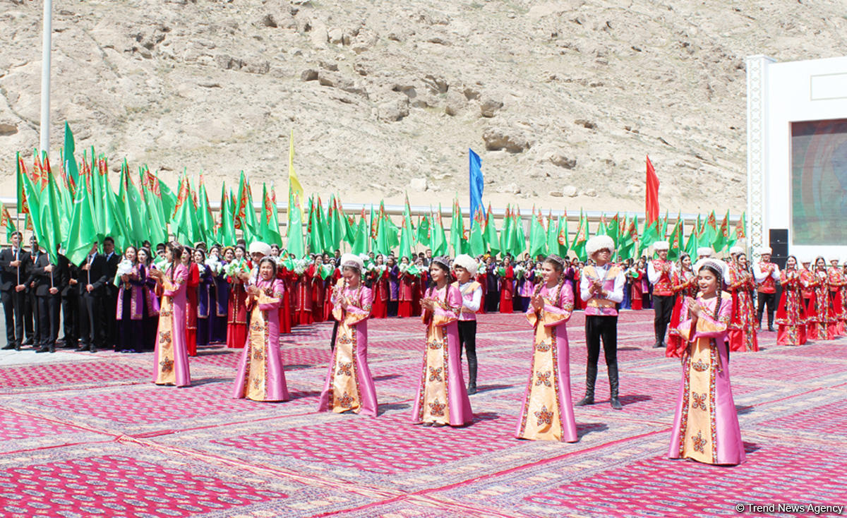 Путешествие азербайджанца в край поющих волн Туркменистана – оазис Аваза (ФОТО)
