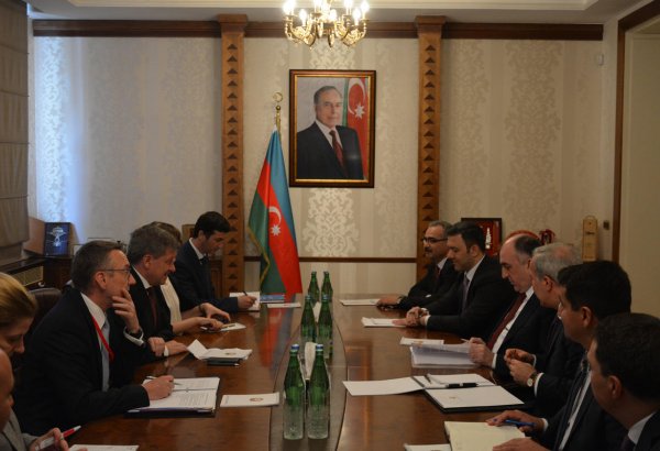Azerbaijani FM receives delegation headed by ILO director general (PHOTO)