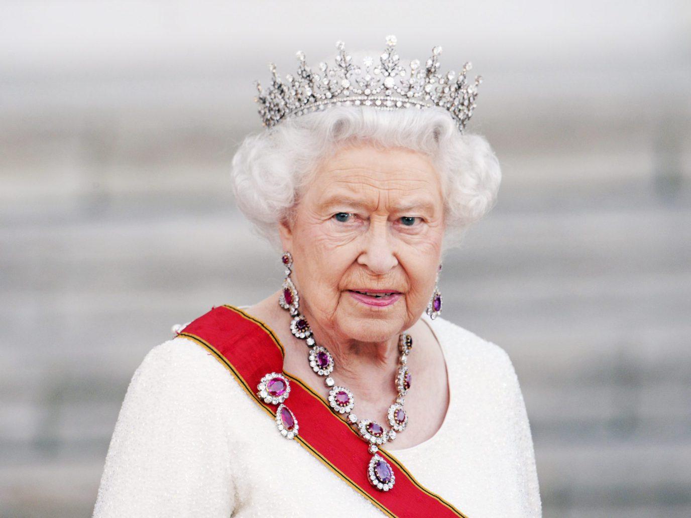 Елизавета II согласилась с желанием принца Гарри начать "новую жизнь"