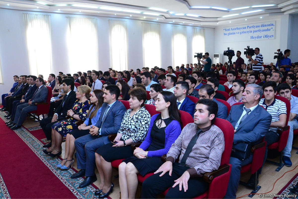 YAP-ın Xətai rayon təşkilatında Azərbaycan Xalq Cümhuriyyətinin 100 illiyi qeyd edilib (FOTO)