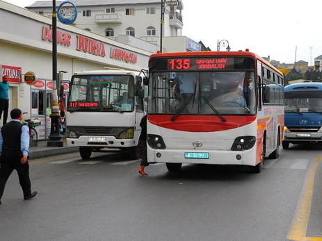 135 nömrəli avtobusda insident - Asayişi pozan şəxs tərksilah edildi (FOTO)