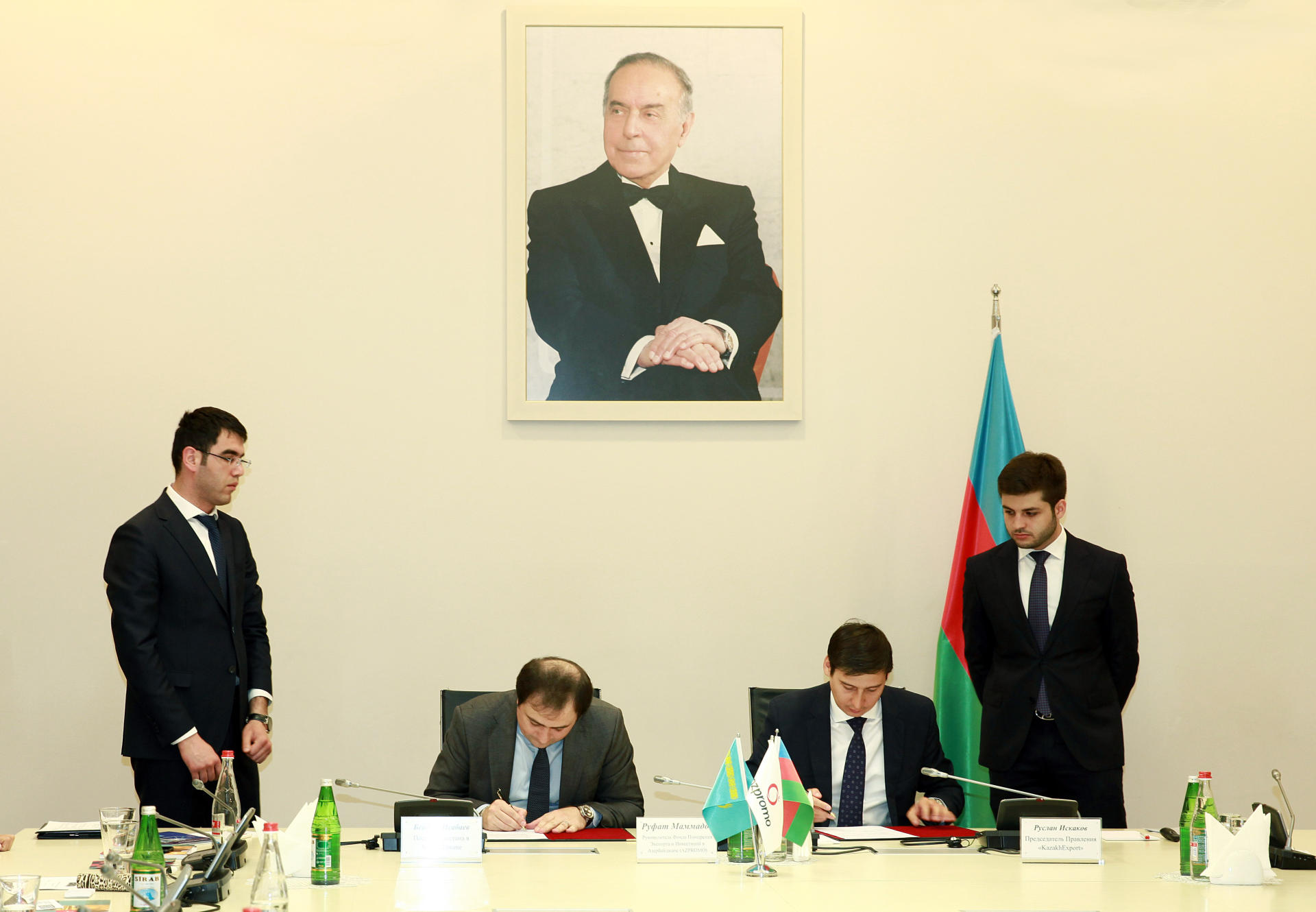 AZPROMO və “KazakhExport” arasında Anlaşma Memorandumu imzalanıb (FOTO)