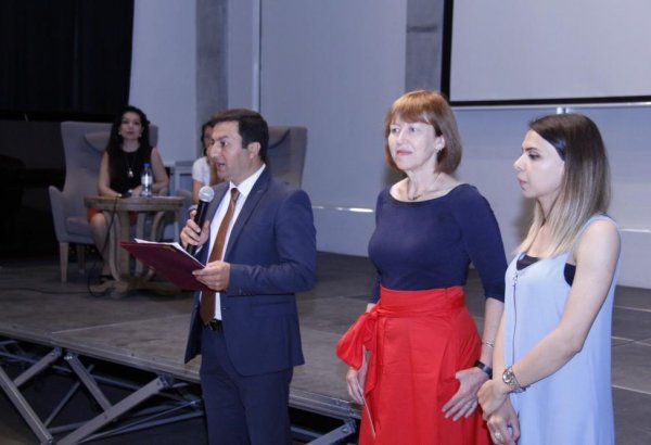В Баку начались тренинги для лидеров в области культуры (ФОТО)