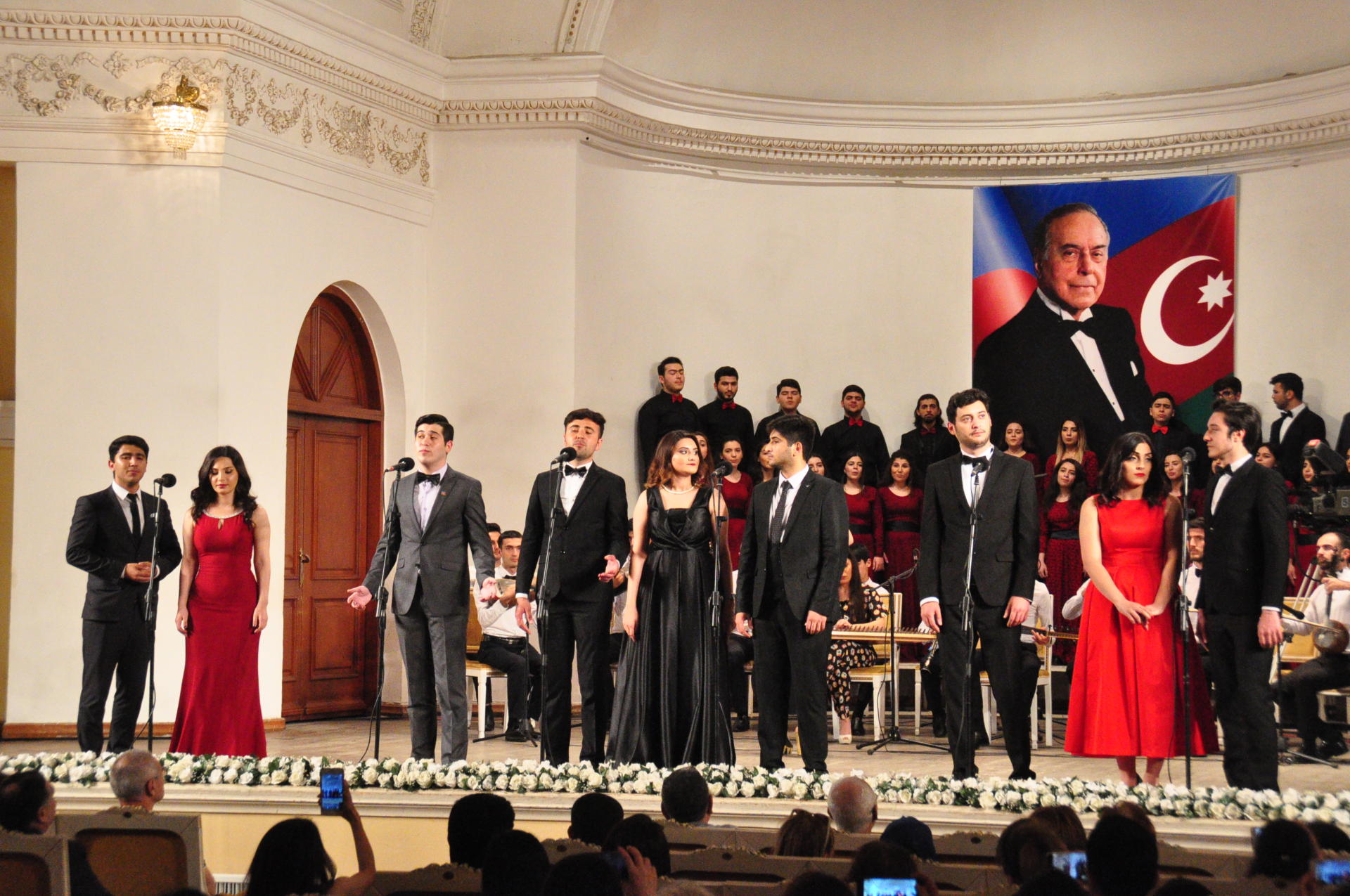 В Филармонии прошел большой концерт в честь 100-летия АДР (ФОТО)