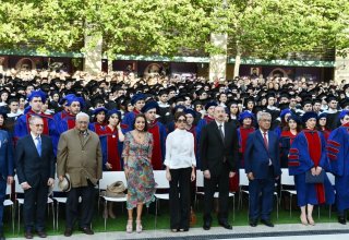Президент Ильхам Алиев и Первая леди Мехрибан Алиева приняли участие на дне выпускника  в Университете АДА (ФОТО)