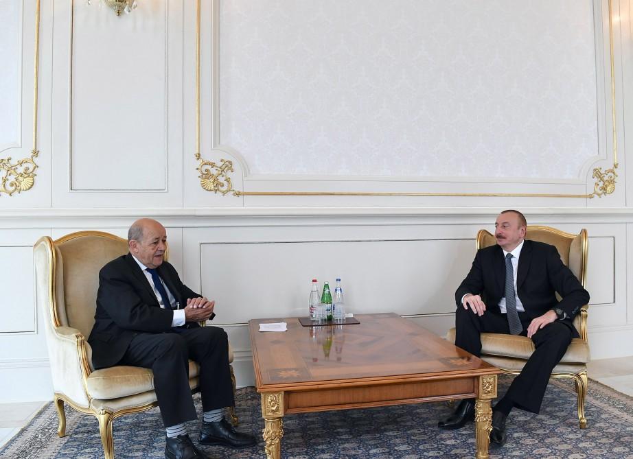 Президент Ильхам Алиев принял министра иностранных дел Франции