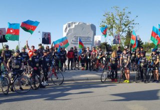 В Баку прошел велопробег, посвященный 100-летию АДР (ФОТО)
