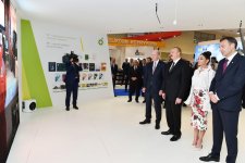Президент Ильхам Алиев и Первая леди Мехрибан Алиева ознакомились с XXV Международной выставкой "Нефть и газ Каспия" (ФОТО)