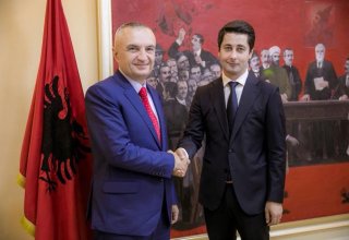 Albaniya Prezidenti Nizami Gəncəvi Beynəlxalq Mərkəzinin baş katibini qəbul edib