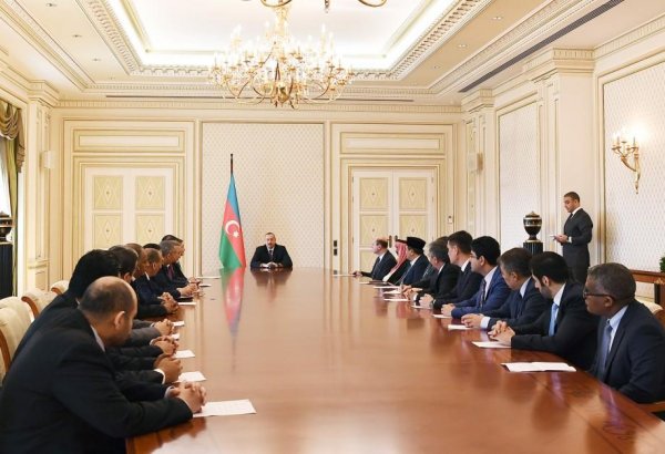 President Aliyev receives envoys, heads of diplomatic missions of Muslim countries (PHOTO)