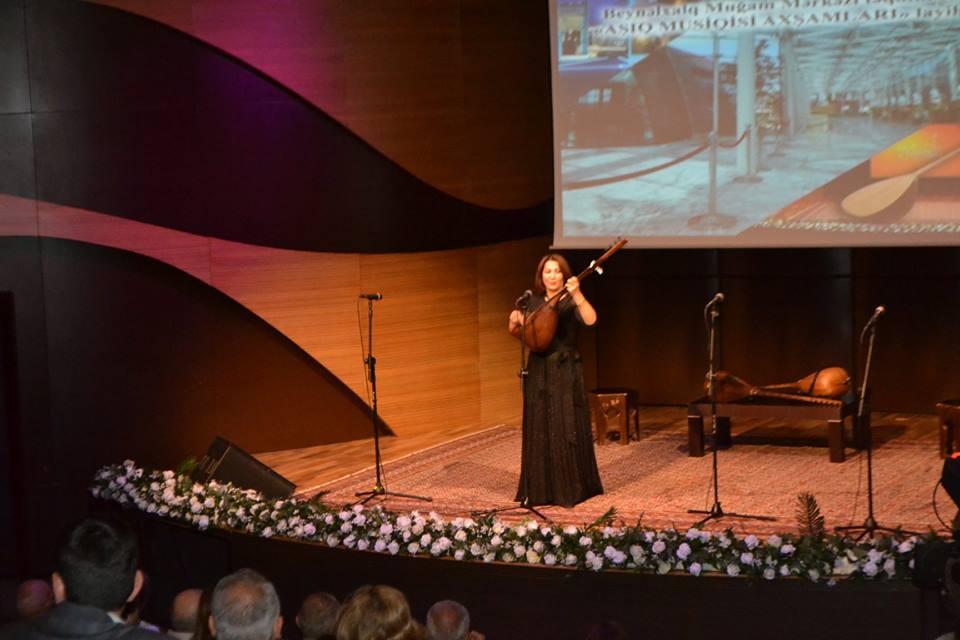 Новые голоса, древние мелодии в Баку (ФОТО)