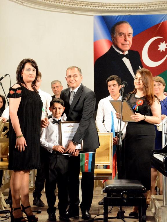 Filarmoniyada Cümhuriyyətin 100 illiyinə həsr olunmuş konsert keçirilib (FOTO)